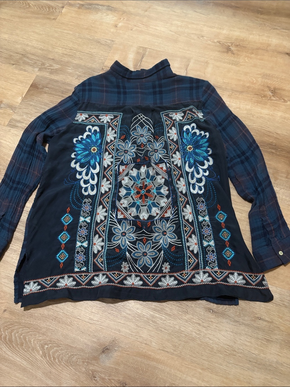 Johnny Was Workshop Embroidered Flannel Silk Floral Women's Top Stunning Medium